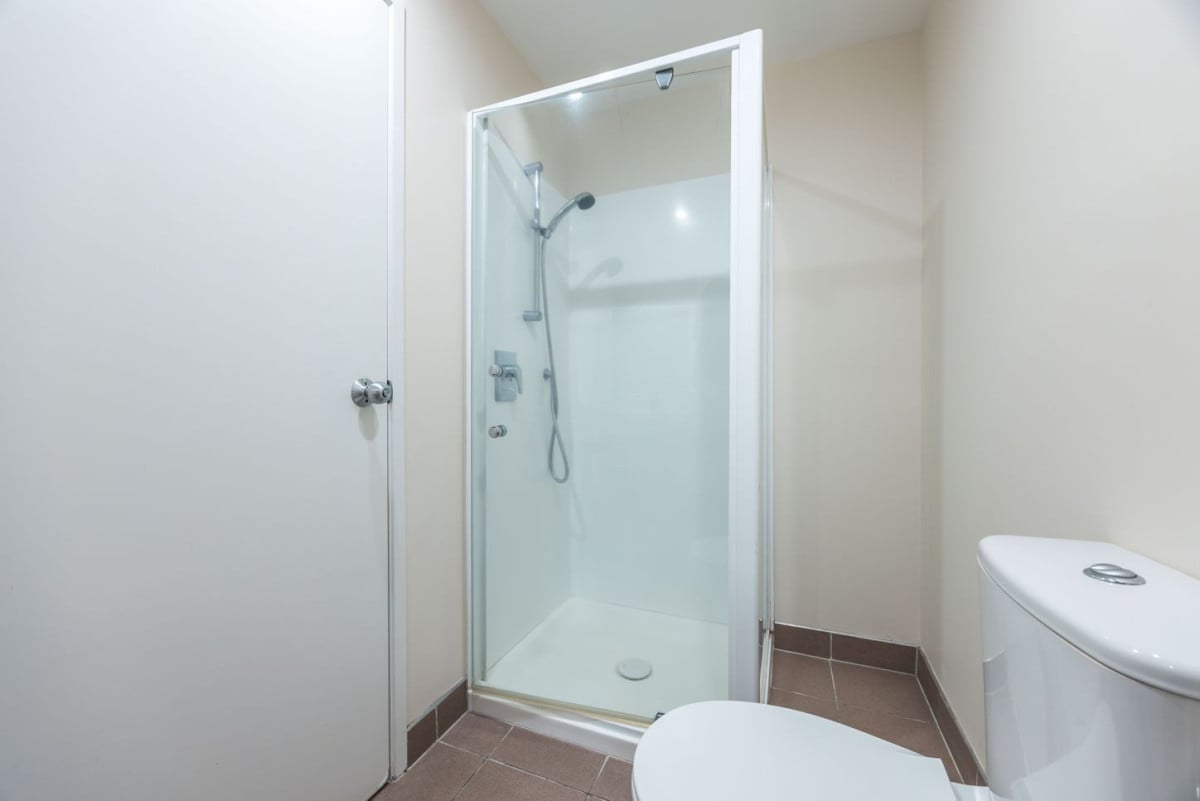 The overseas owner is motivated to achieve a sale, Auckland Girls Grammar school zone, 44m2 Freehold 2 beds 1 bath apartment, 222/135 Hobson Street, Auckland Central, Auckland