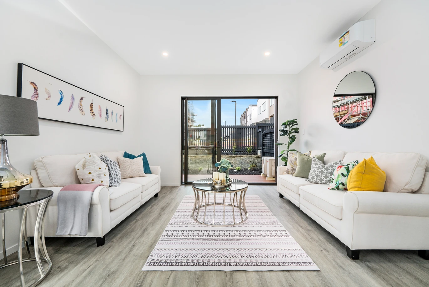 Freehold 3 beds 1.5 baths townhouse, 16 Papatahi Lane Flat Bush, Auckland