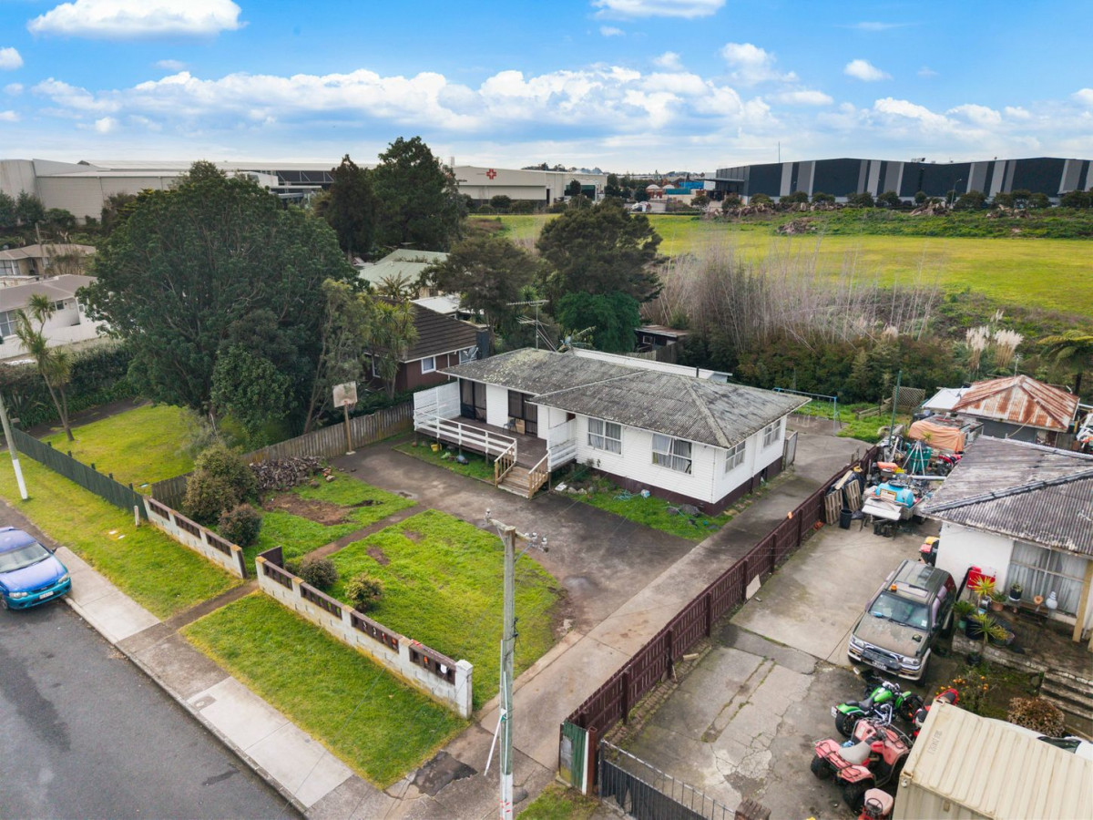 847m2 section, 3 beds 1 bath house with standalone garage, the owners have simply outgrown the home with a large and growing family, 39 Blake Road, Mangere East, Auckland