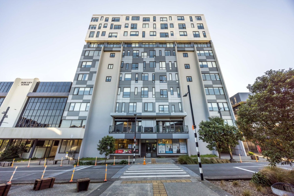 46m2 Freehold 2 beds 1 bath apartment, move-in ready, Directly opposite Manukau Train Station, Just a short walk to Westfield Manukau, 813/17 Putney Way, Manukau, Auckland