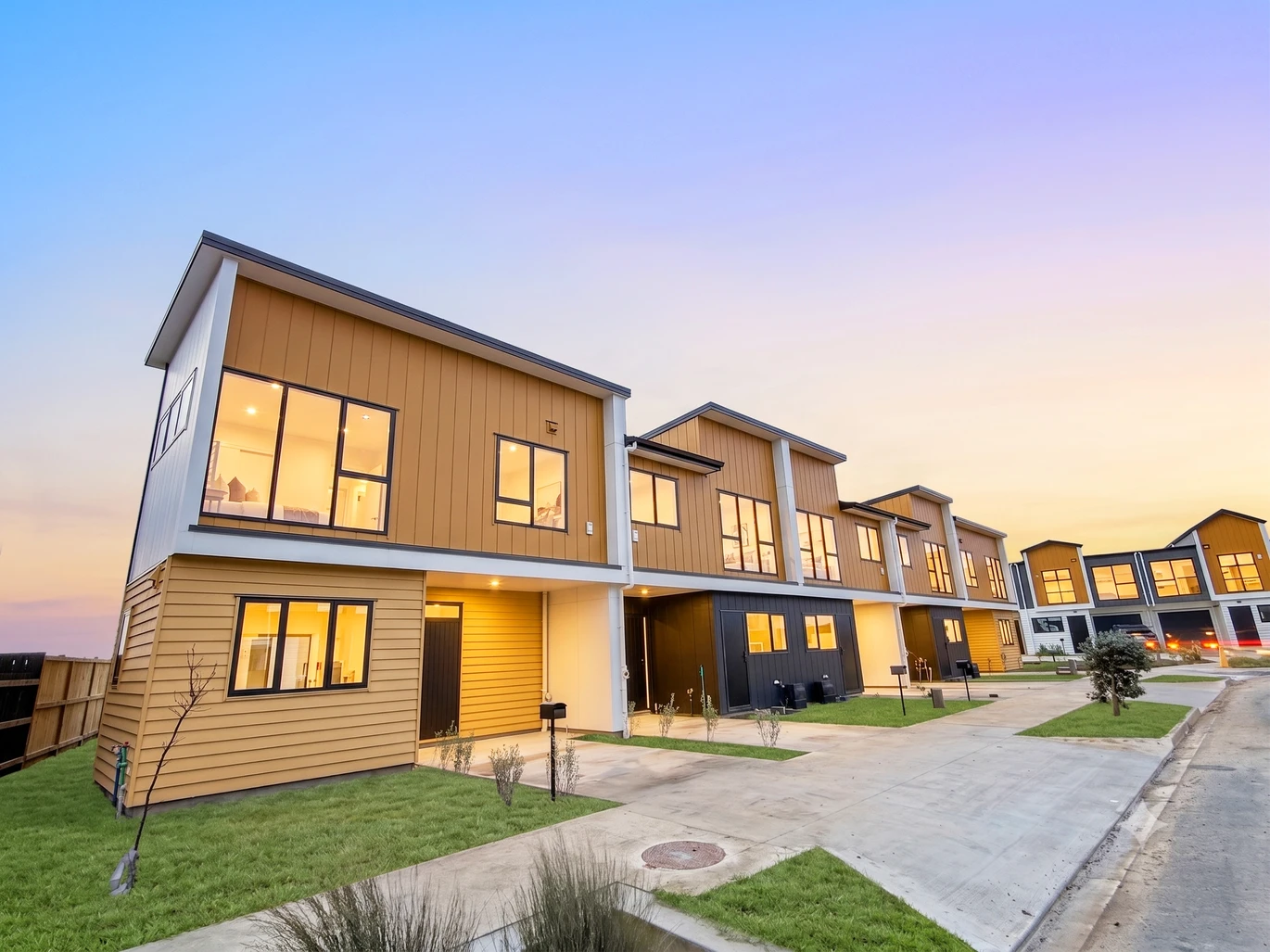 Motivated vendor, Brandnew affordable, 3 & 11 Longview Oak LN: 108m2; floor ,3 beds, 2.5 bathrooms, and 1 off-street parking. 5, 7 & 9 Longview Oak LN: 139.7m2; Floor, 3 beds, 2.5 bathrooms, a dedicated study room, an internal garage, & additional off-street parking. 3-11 Longview Oak Lane Papakura, Auckland