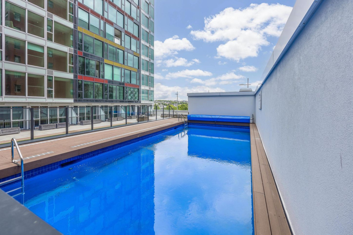 The overseas owner is motivated to achieve a sale, Auckland Girls Grammar school zone, 44m2 Freehold 2 beds 1 bath apartment, 222/135 Hobson Street, Auckland Central, Auckland