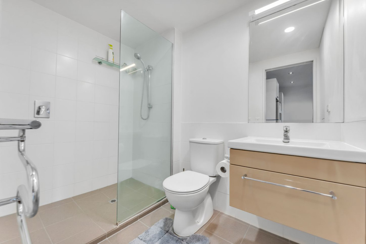 Vendors Moving North after 12 Years of Easy Living, 65m2 2 beds 1.5 baths apartment with carport, Located a mere 1km from the motorway on-ramp, 2/79 Schnapper Rock Road, Schnapper Rock, Auckland