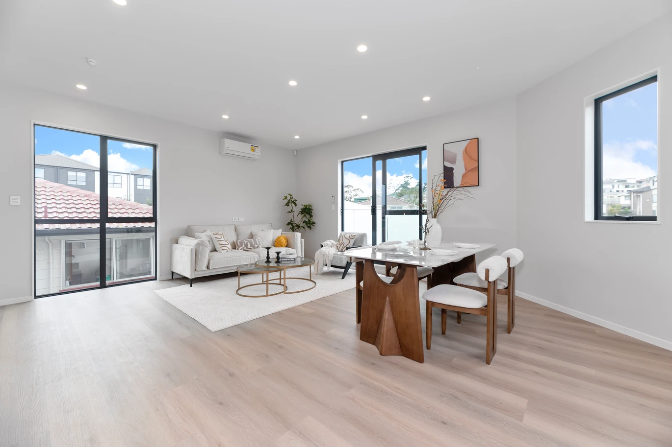 179m2 Brandnew standalone 4 beds (3 ensuites) 4 baths home with garage, 30B Tomintoul Place Highland Park, Auckland
