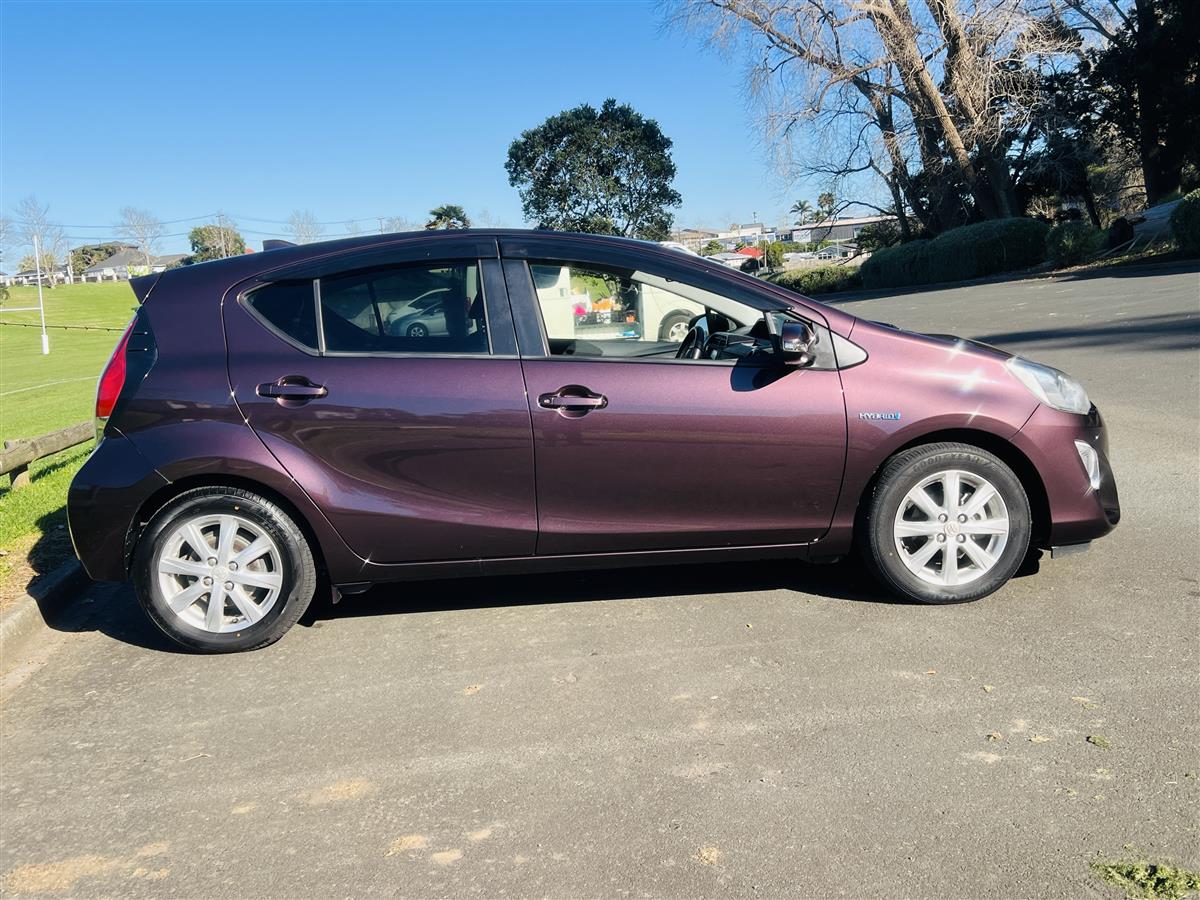 2015 Toyota Aqua G PUSH BUTTON START CRUISE CONTROL Hatchback Automatic, Purple, 5 seats, Hybrid, 1,500 cc, 55,080 km