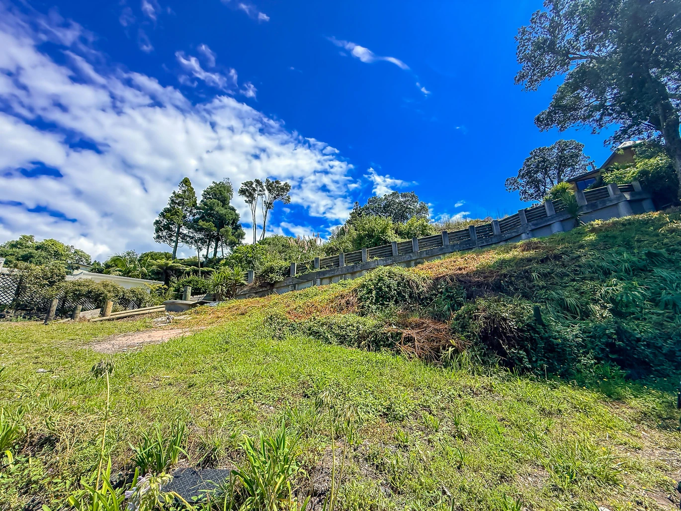 Urgent sale, Rare & Large Dual-Title Seaview Sections, total 1568m2 section (47 Gilletta Road , 809m2, 49 Gilletta Road, 759m2), Enquiry over $1.3 million for 2 sections. Lapsed 5-mansion resource consent proves incredible multi-unit development potential. Direct, seamless backyard access to Lynfield Cove Reserve, playground, and beach. 49 Gilletta Road Mount Roskill, Auckland