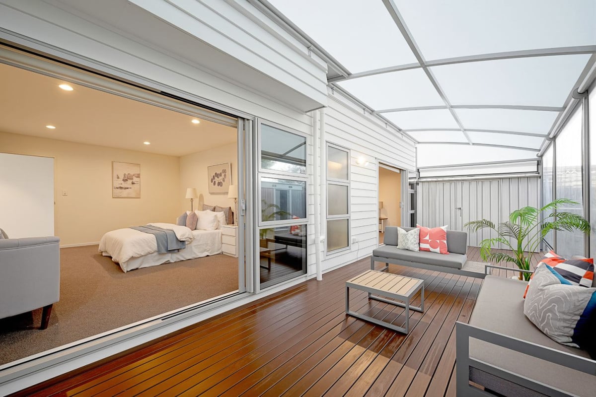 621m2 section, 2 kitchens, 334m2 5 beds ( 2 ensuites, Two additional semi-ensuite) 4 baths house with double garage, 2 ensuites ground floor, 9 Platinum Rise, Ranui, Auckland
