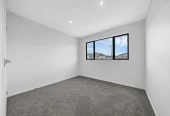2 kitchens, 6 beds (2 ensuites) 4.5 baths house with garage and 1 bed granny, 65 Rashni Road Flat Bush, Auckland
