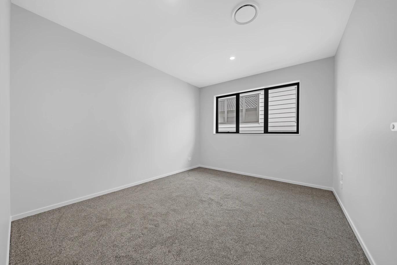 2 kitchens, 6 beds (2 ensuites) 4.5 baths house with garage and 1 bed granny, 65 Rashni Road Flat Bush, Auckland