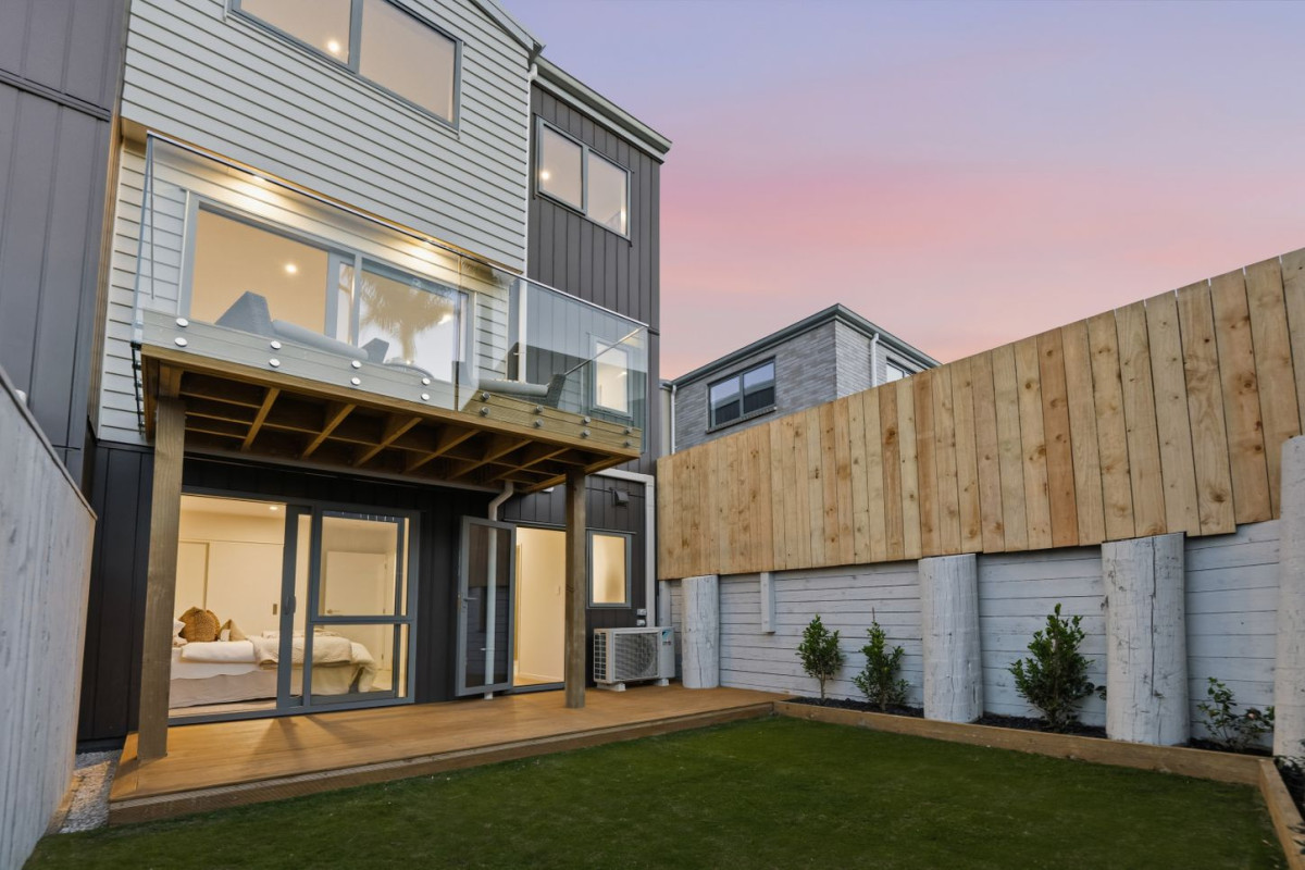 Corner Unit | Sky Tower Views | Westlake school Zone, 156m2 Brandnew 3 beds + study 3.5 baths home with garage, 72F Sycamore Drive, Sunnynook, Auckland