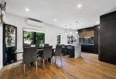 For rent, 4 beds 3 baths house with double garage, available 6th August, 5B Hemsway Place, Sunnyhills, Auckland