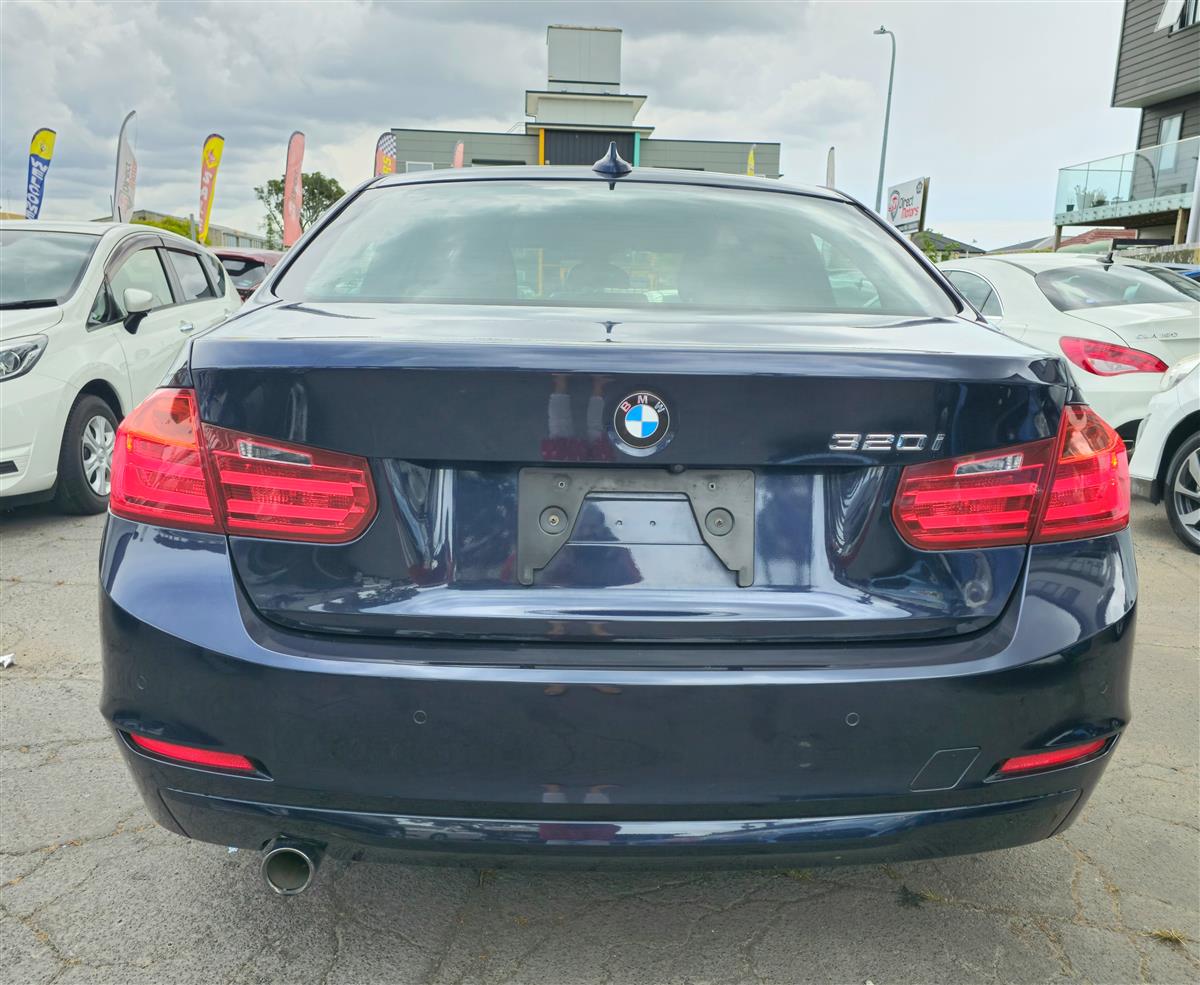 2014 BMW 320i Sedan Automatic, 5 seats, Blue, Petrol, 1,997 cc, 87,141 km