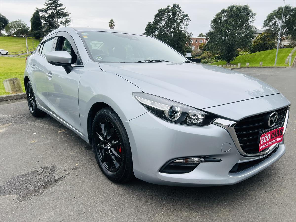 2018 Mazda Axela APPLE CAR PLAY 44000 KMS ONLY Hatchback Automatic, 5 seats, Petrol, 1,500 cc