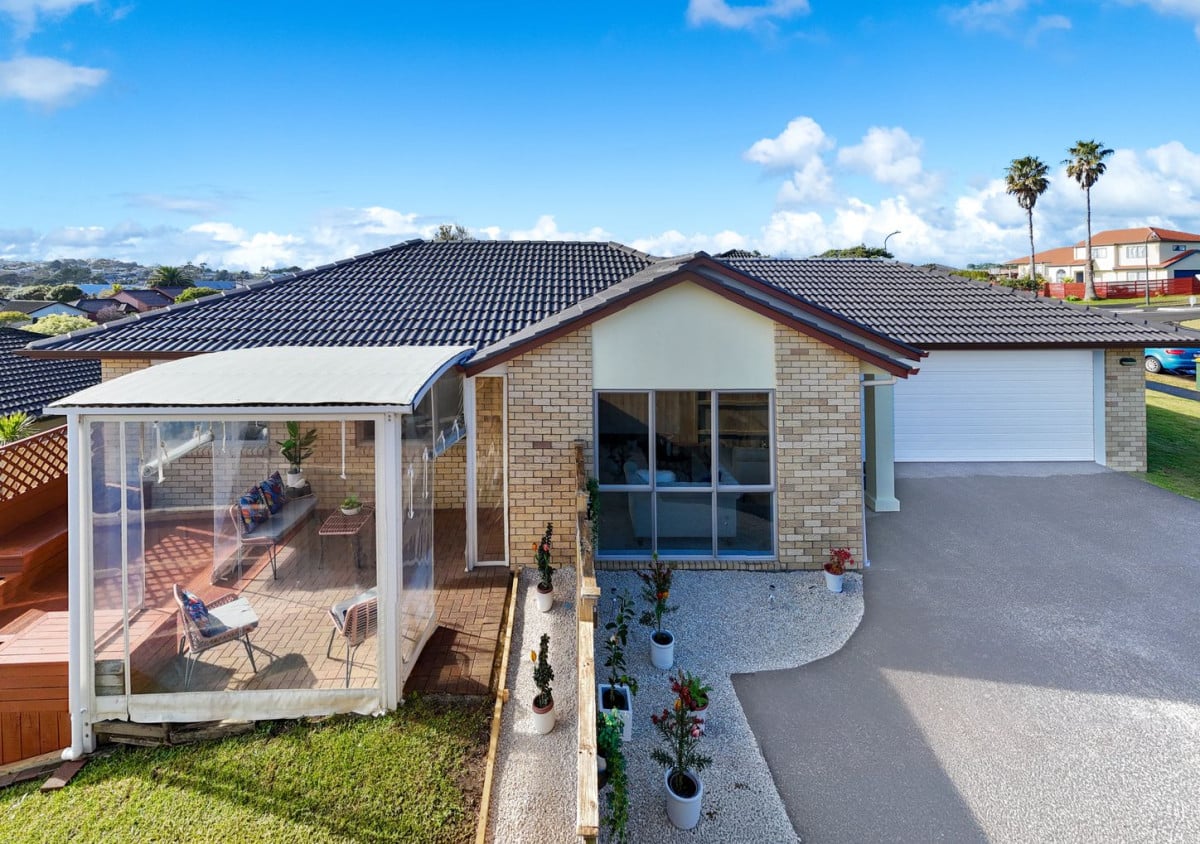 464m2 section, 139m2 Brick and tile 3 beds 2 baths house with double garage, 42 Rush Creek Drive, Westgate, Auckland