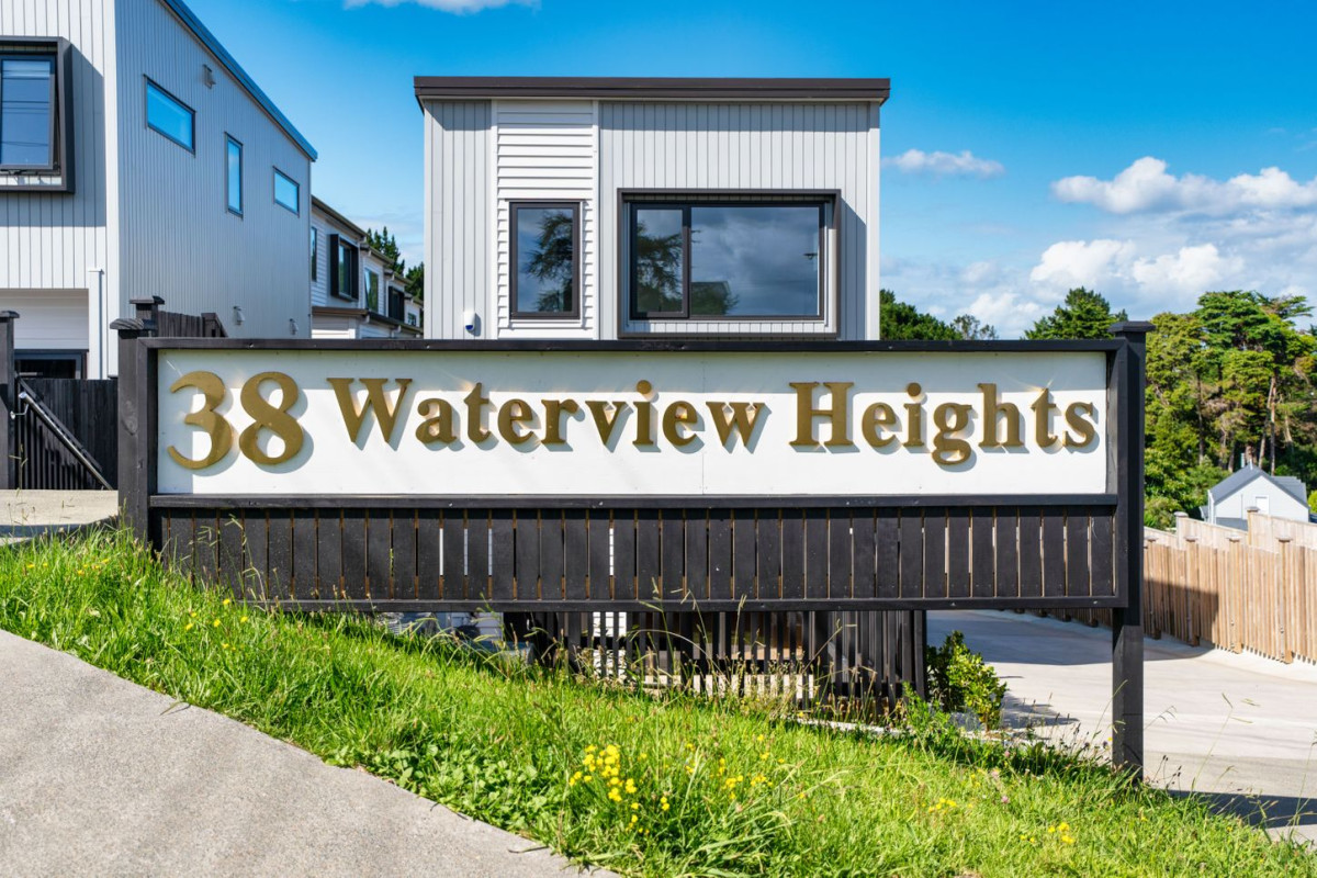 Affordable Brandnew freehold 2 beds 2 baths home with car park, Move-in ready, Located just a short walk to Heron Park and Fairlands Reserve, Lot 20/38 Fairlands Avenue, Waterview, Auckland
