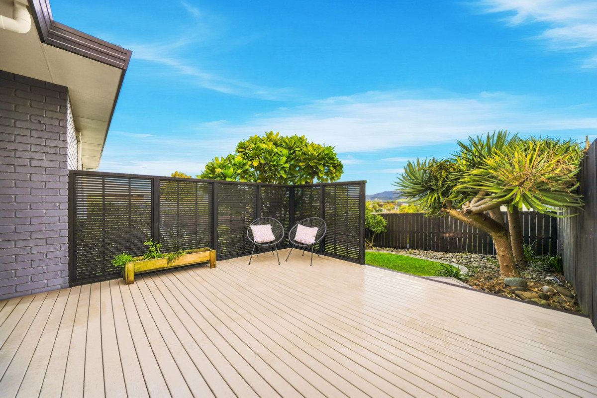 600m2 section, 228m2 Standalone 4 beds 2 baths house with double garage, 22 Tirohunga Drive, Henderson, Auckland