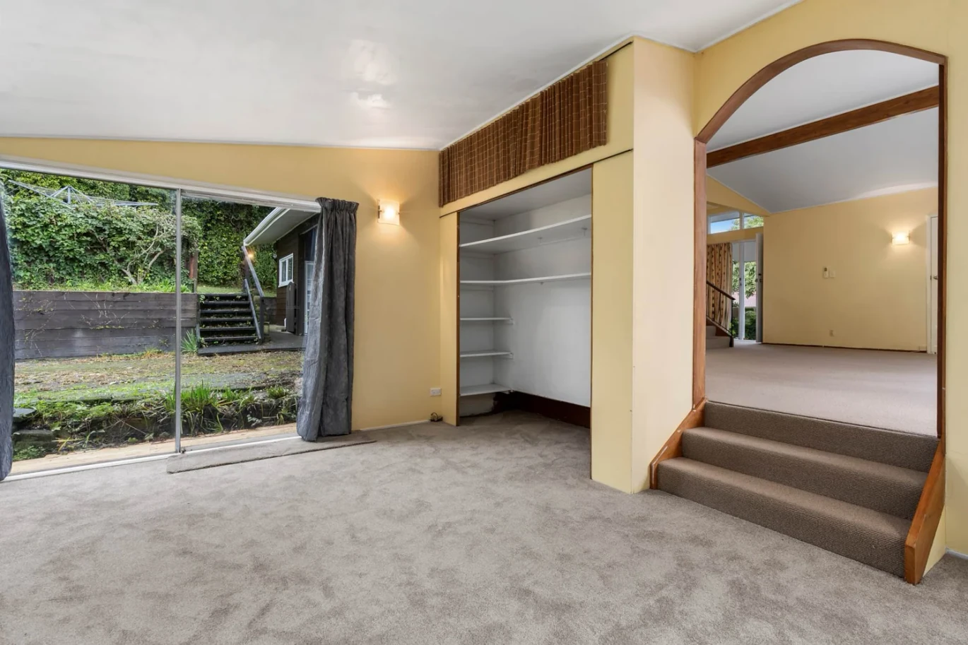 936m2 section, with RC approved for 7 new homes, 6 beds 3 baths house with carport, 17 Ellice Road Totara Vale, Auckland