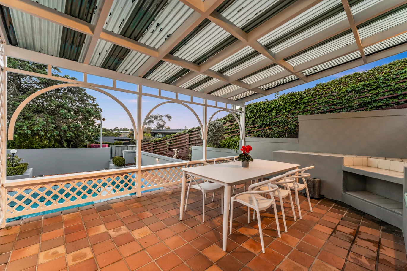 981m2 section, 404m2 character 5 beds 3 baths grand residence with triple garage, swimming pool, Beautifully landscaped gardens, 9 Worcester Road Meadowbank, Auckland
