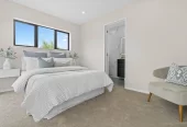 For rent, Pets by consent, No smokers, 4 beds 4 baths townhouse with garage, Available from 8th July, 1/18 Hutchinsons Road, Bucklands Beach, Auckland