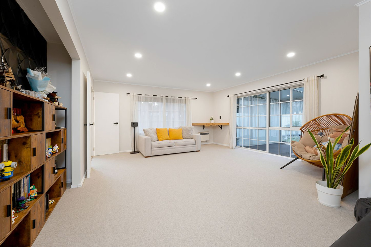 531m2 section, 4 beds 3 baths house with double garage, 585A Mount Albert Road, Royal Oak, Auckland