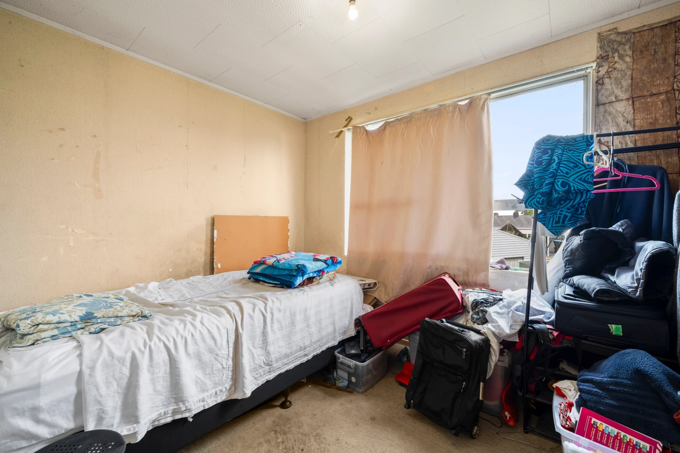 Once for over 40 years, 821m2 section, 3 beds 1 bath house, 42 Beach Road Te Atatu, Auckland