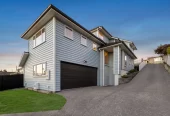 Mt Roskill Grammar School zone, First time on the market since new, 242m2 Standalone 5 beds + Study nook 3.5 baths house with double garage, 57 Rogan Street Hillsborough, Auckland