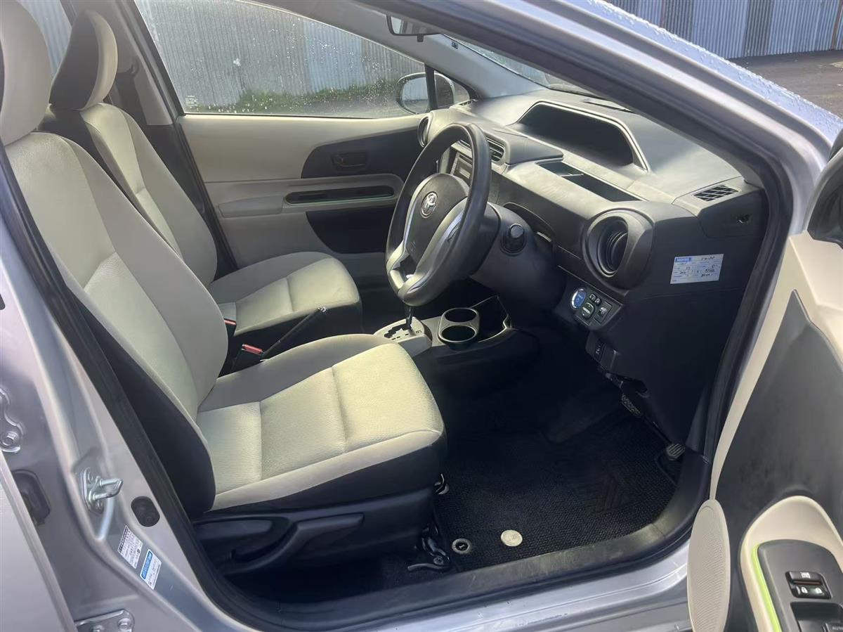 2013 Toyota Aqua G Hatchback Automatic, 5 seats, Silver, Hybrid, 1,496 cc, 117,654 km