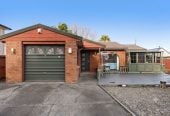 120m2 Brick and tile 3 beds 1 bath house with garage, 2/16 Ultima Place, Clover Park, Auckland