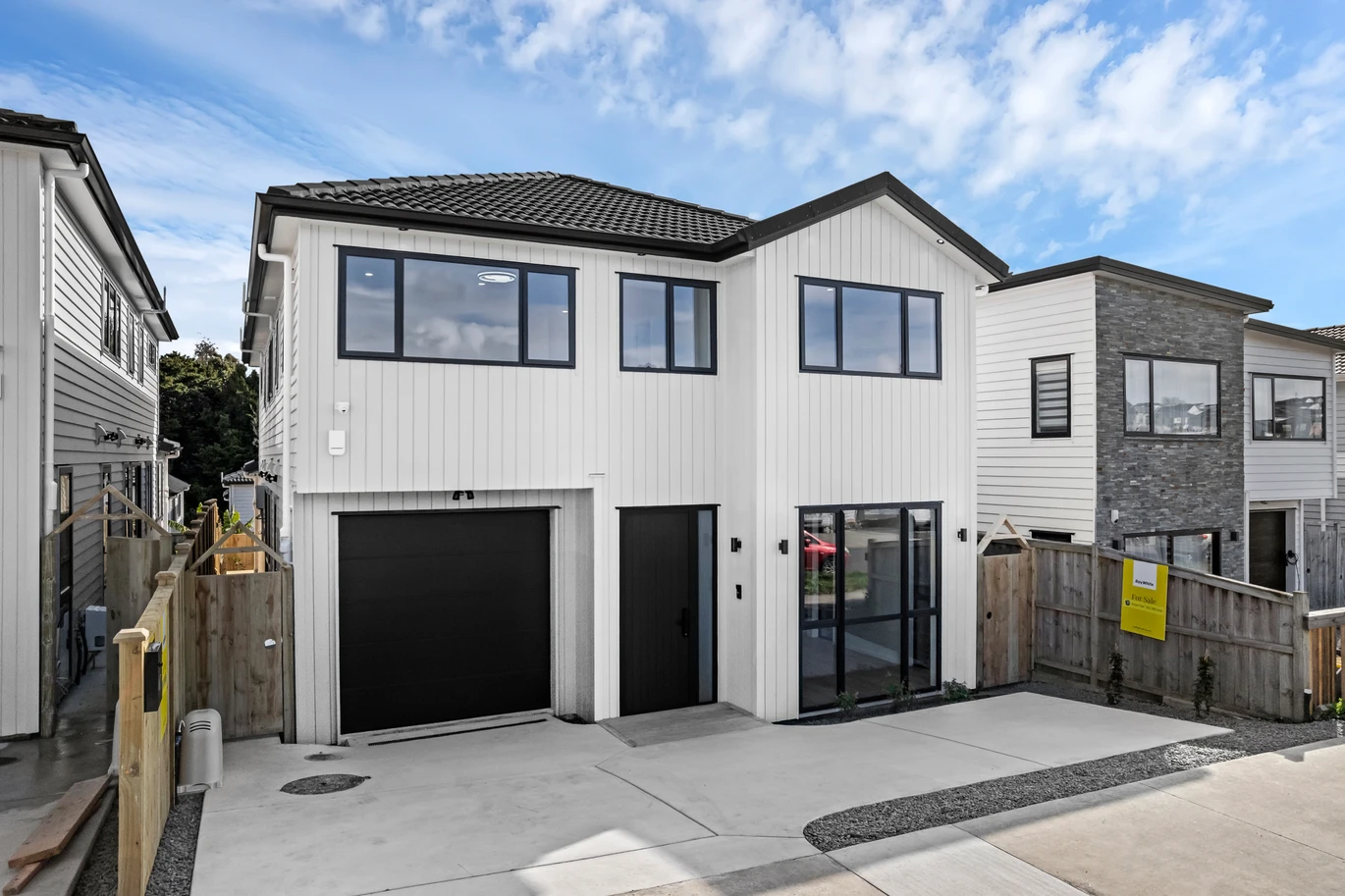 2 kitchens, 6 beds (2 ensuites) 4.5 baths house with garage and 1 bed granny, 65 Rashni Road Flat Bush, Auckland