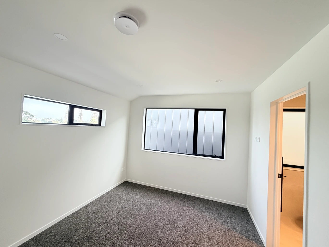 10-Year Stamford Building Warranty, Brandnew standalone 3 beds (2 ensuites) 3 baths home with car park, Home Ventilation System, 2 Air-Conditioning in living area and master bedroom. close to to Sylvia Park Shopping Centre, Lot 3/40 Walters Road Mount Wellington, Auckland