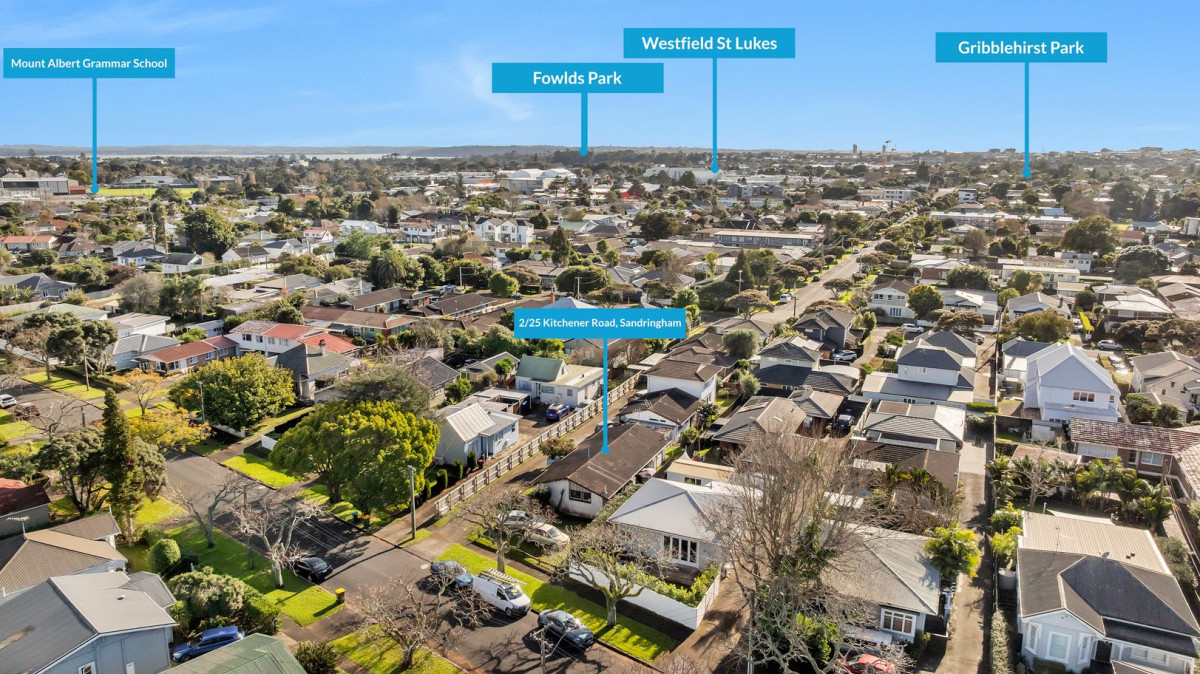 Owner downsizing, 2 beds 1 bath home with garage, 2/25 Kitchener Road, Sandringham, Auckland