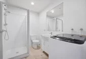 Overseas Vendor Must Sell – Double Grammar school zone (AGS & EGGS), 3 beds 2 baths apartment with 2 car parks, in the highly regarded King’s Square Apartments. 420/26 Remuera Road Newmarket, Auckland