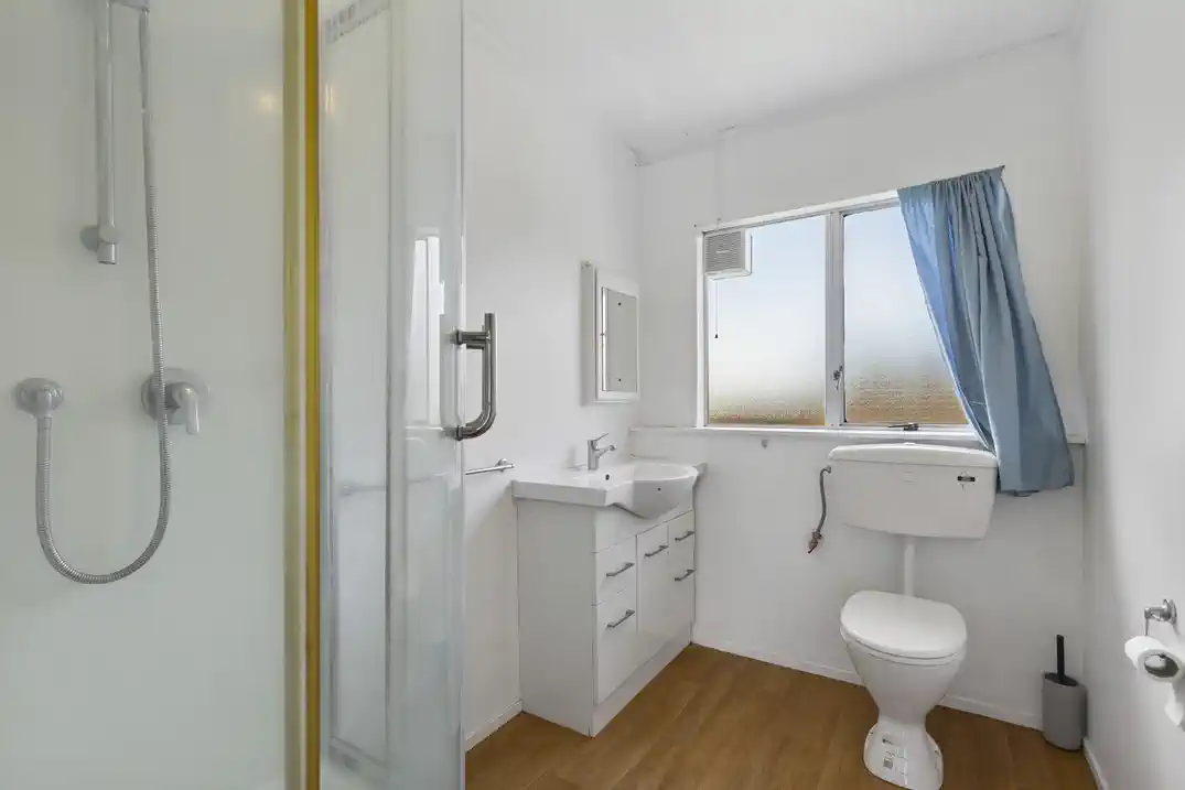 For rent, 2 beds 1 bath ground floor unit with carport, Available Now. 3/67a Princes Street, Otahuhu, Auckland