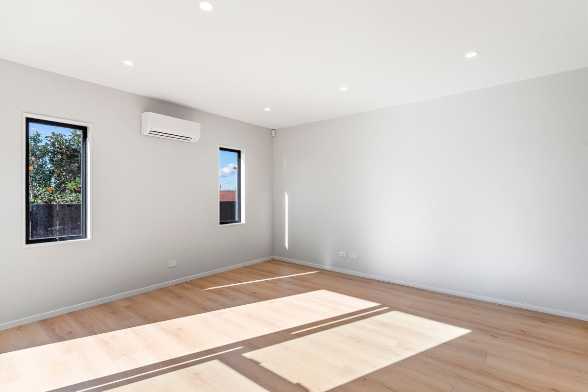 10 Year Master Builder Guarantee + 24 Months Builders Maintenance Guarantee, 133m2 Brandnew standalone 4 beds 2.5 baths home with garage, 1-4/37 Barneys Farm Road, Clendon Park, Auckland