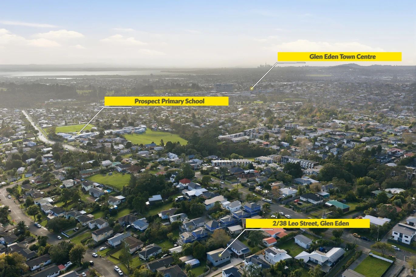 Green Bay High school zone, Renovated 3 beds 1 bath house with carport, ALL CONJUNCTIONALS WELCOME, so agents, bring your buyers, 2/38 Leo Street Glen Eden, Auckland