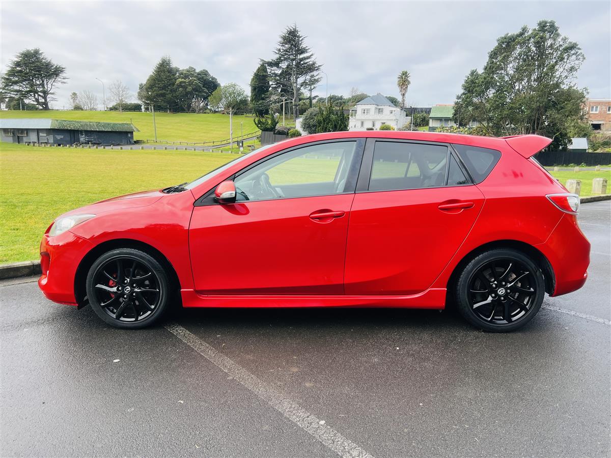 2012 Mazda Axela 2.0S LEATHER INTERIOR CRUISE CONTROL Hatchback Automatic. 5 seats, Petrol, 2,000 cc, 101,830 km