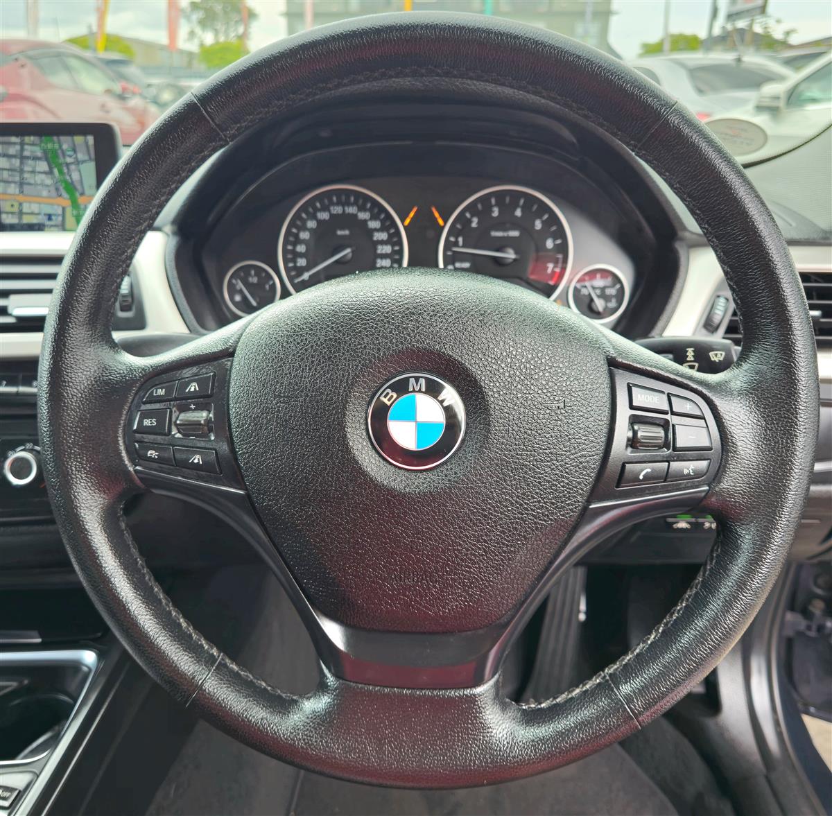 2014 BMW 320i Sedan Automatic, 5 seats, Blue, Petrol, 1,997 cc, 87,141 km
