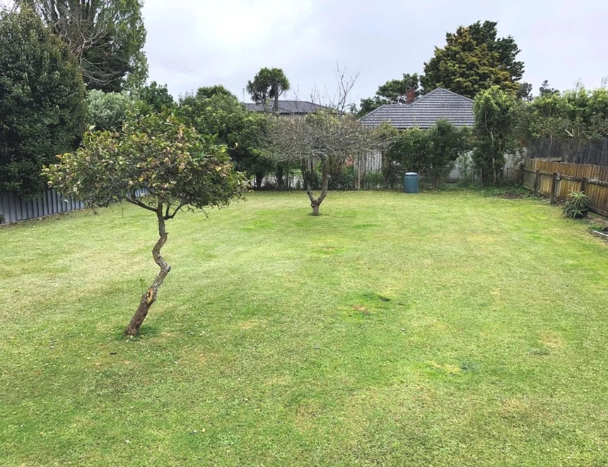 1031m2 section, RC and EPA Ready for 6 standalone homes, 6 beds 2 baths houses with car parks, 95 & 95A Canal Road Avondale, Auckland