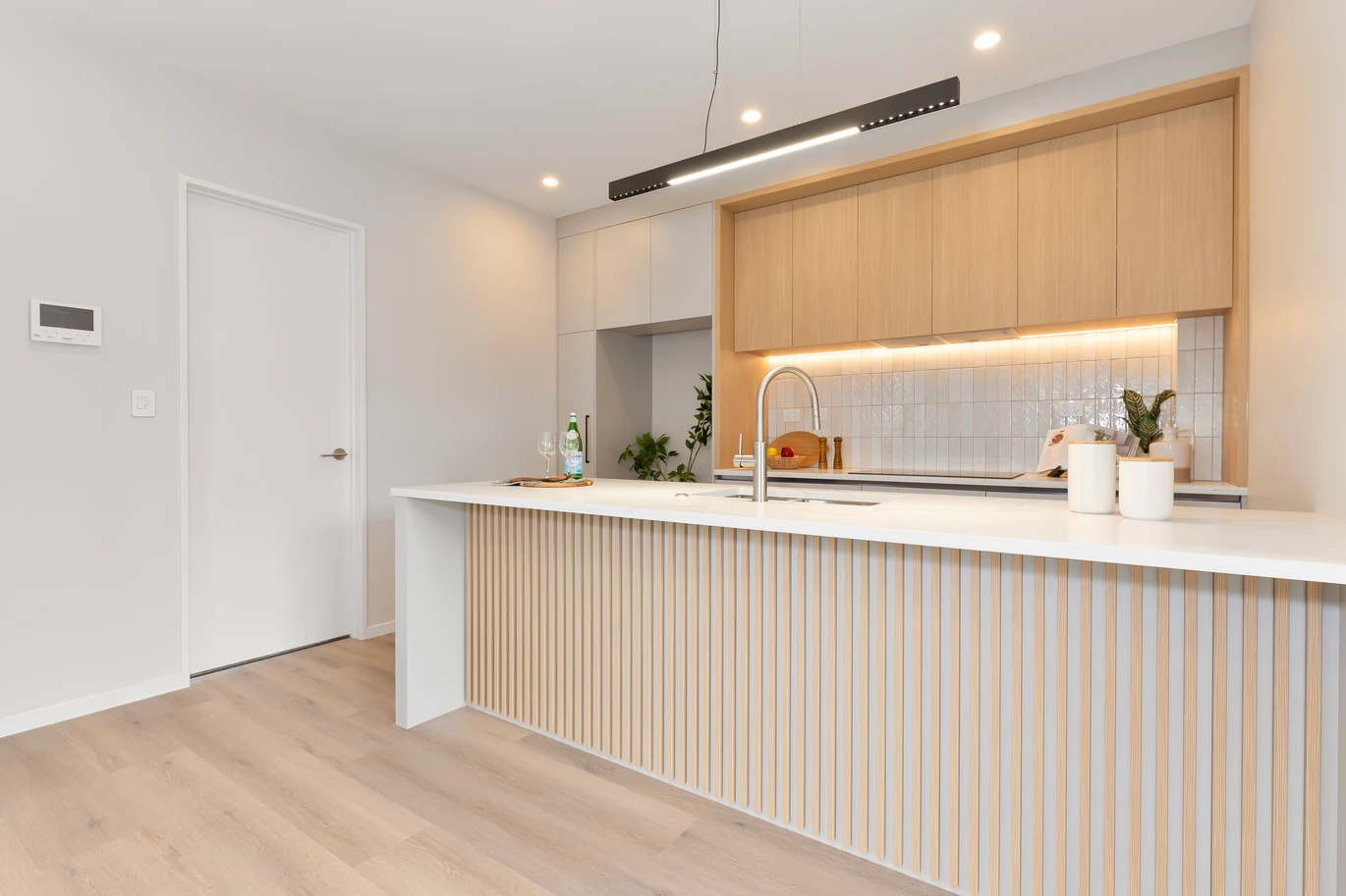 179m2 Brandnew standalone 4 beds (3 ensuites) 4 baths home with garage, 30B Tomintoul Place Highland Park, Auckland