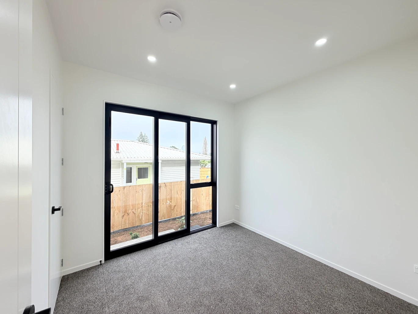 10-Year Stamford Building Warranty, Brandnew standalone 3 beds (2 ensuites) 3 baths home with car park, Home Ventilation System, 2 Air-Conditioning in living area and master bedroom. close to to Sylvia Park Shopping Centre, Lot 3/40 Walters Road Mount Wellington, Auckland
