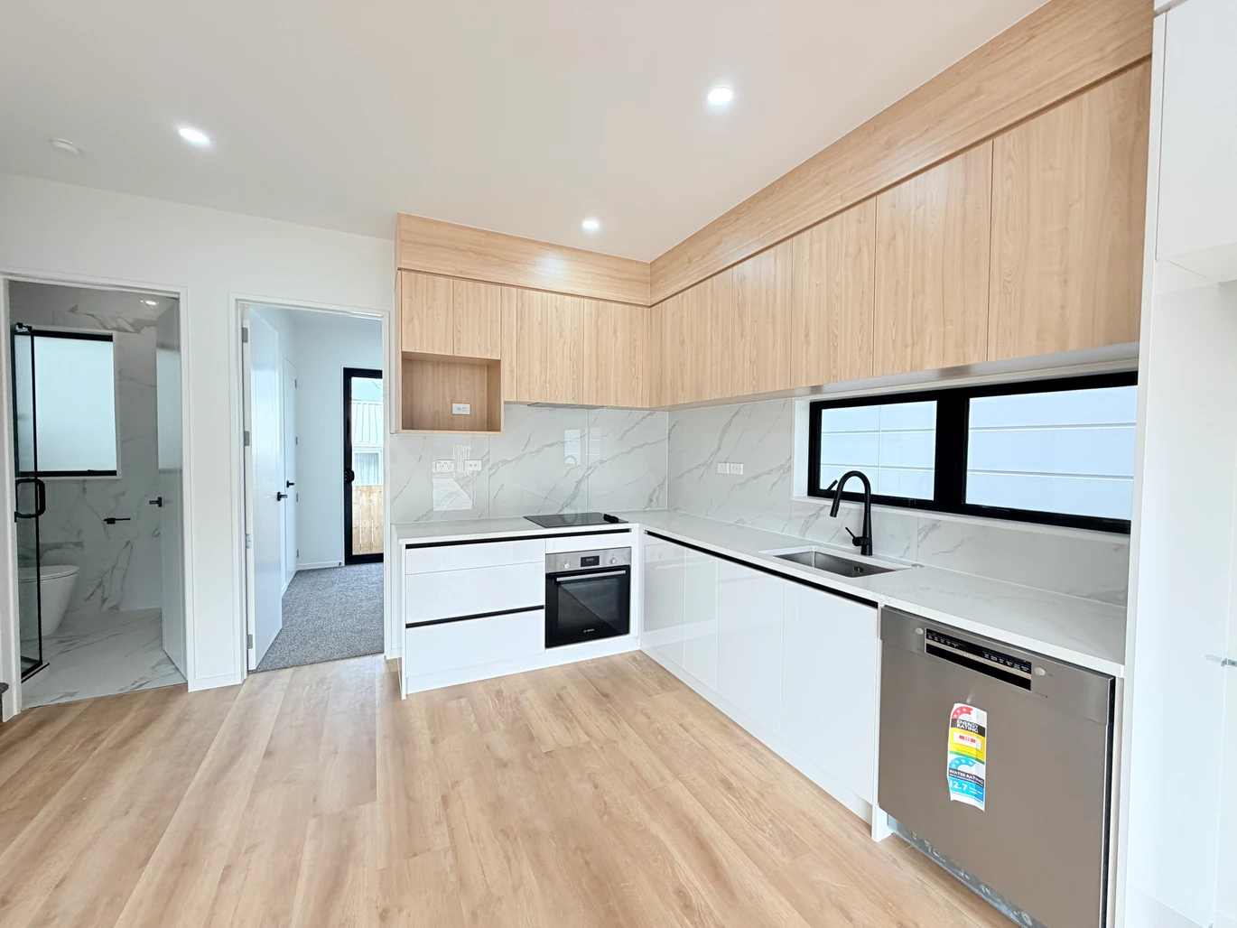 10-Year Stamford Building Warranty, Brandnew standalone 3 beds (2 ensuites) 3 baths home with car park, Home Ventilation System, 2 Air-Conditioning in living area and master bedroom. close to to Sylvia Park Shopping Centre, Lot 3/40 Walters Road Mount Wellington, Auckland