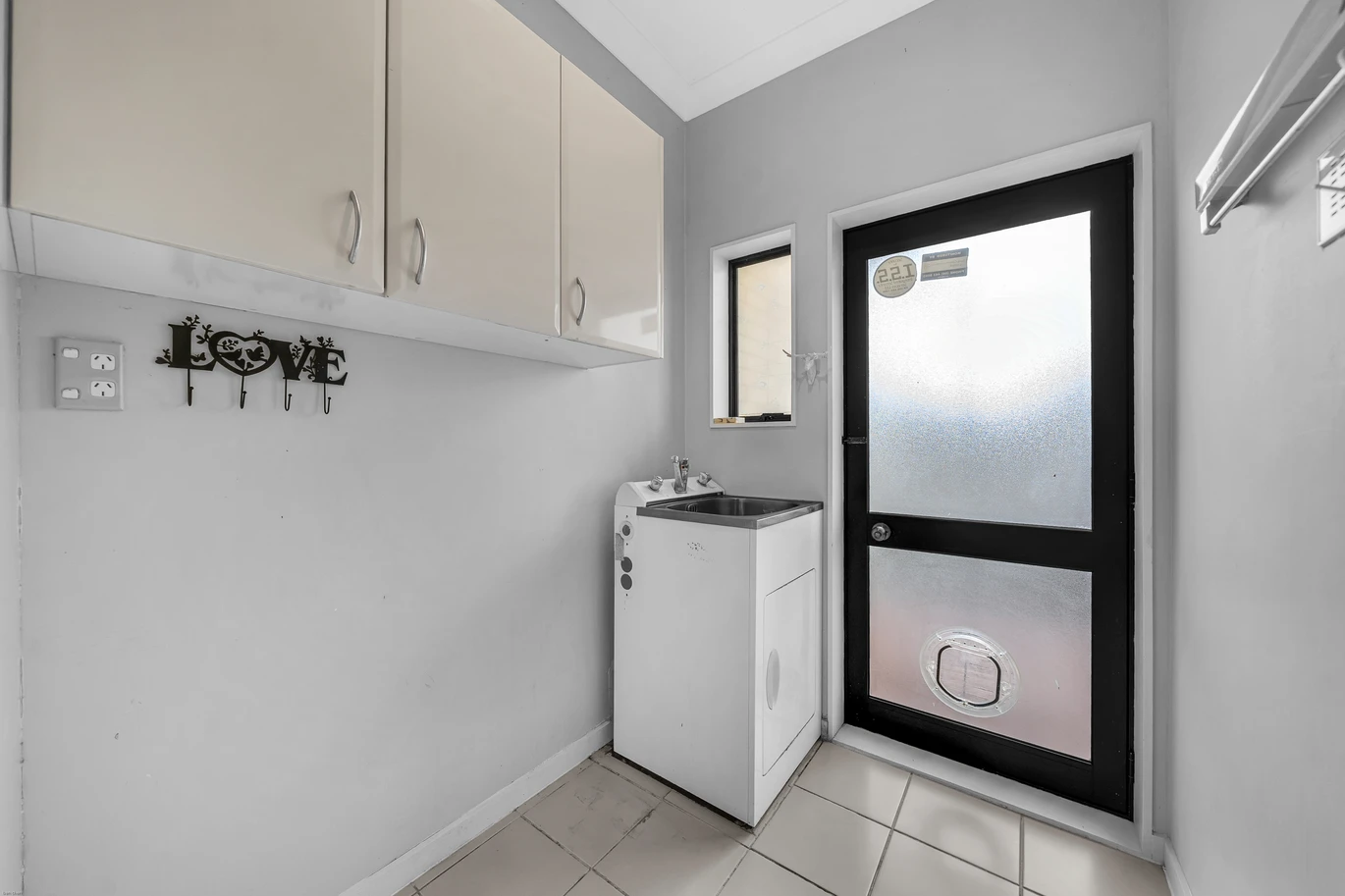 Grand Family Living on 806m² in Dannemora, 280m2 6 beds 3 baths house with double garage, Botany Downs Secondary College zone, 15 Kilkenny Drive East Tamaki Heights, Auckland