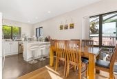 120m2 Brick and tile 3 beds 1 bath house with garage, 2/16 Ultima Place, Clover Park, Auckland