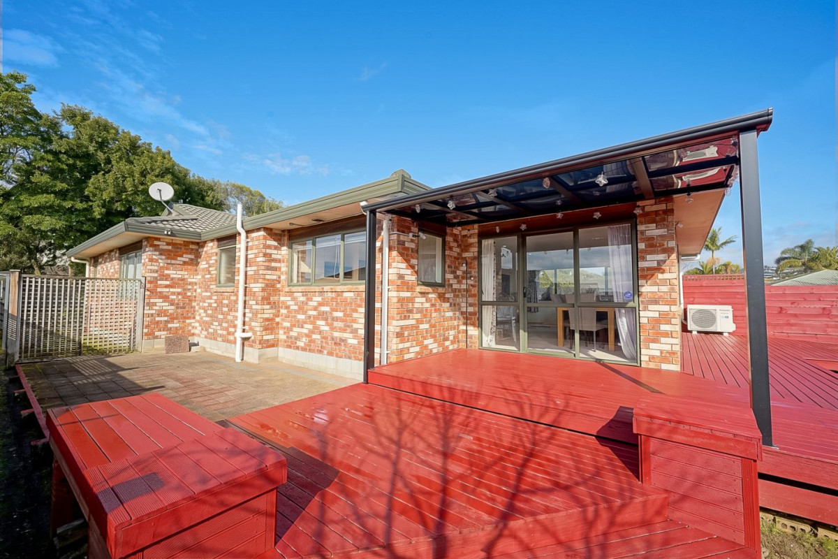444m2 section, 150m2 Brick and tile 3 beds 2 baths house with double garage, 32 Munroe Road, Ranui, Auckland