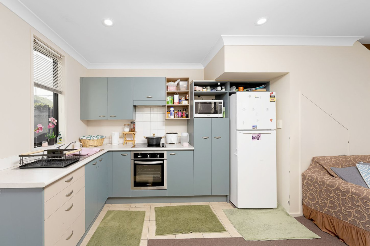 71sqm (Council) 2-storey, 2-bedroom + study, townhouse with 2-carparks in Mt Wellington, Currently tenanted (periodically) for $560/week, 47/51 Ireland Road, Mount Wellington, Auckland
