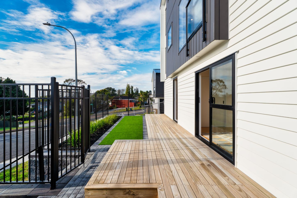 Brandnew freehold 4 beds 2.5 baths (4 toilets) home with garage, move-in ready, 79 A,B,C Gallony Avenue, Massey, Auckland