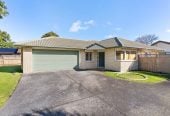 Selling to Settle in Australia, 514m2 section, Brick and tile 3 beds 1 bath house with double garage, 13 Montilla Place, Manurewa, Auckland