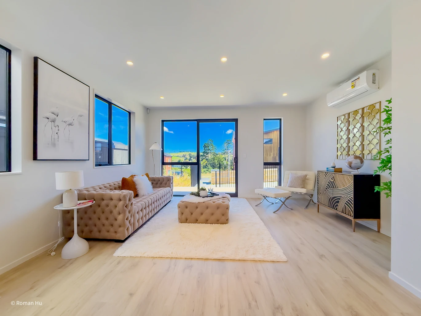 Urgent Sell! Westgate Duplex Move In Now, 3 beds 2.5 baths home with car park, The Vendor is very motivated, 168 Kerepi Street Westgate, Auckland