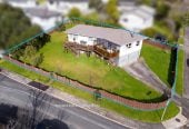 731m2 section, 3 beds 1 bath house with double garage, 5 Edgewood Way, Henderson, Auckland