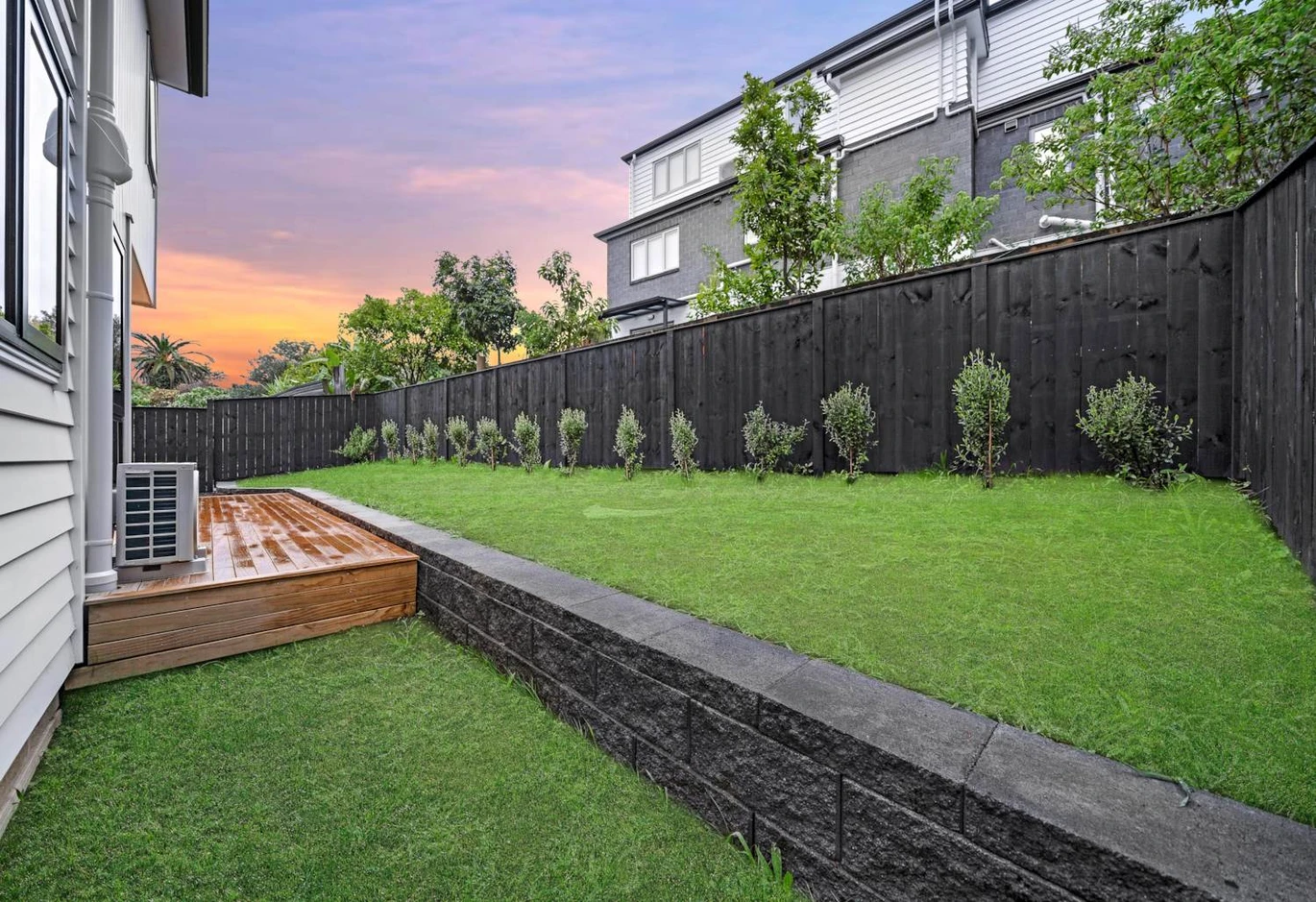 152m2 Brandnew standalone 4 beds (2 ensuites) 3.5 baths home with garage, 1 ensuite ground floor, approximately 1.2km from Blockhouse Bay Village, move-in ready. Agents: bring your buyers! Conjunctionals welcome, 18D Geneva Place Blockhouse Bay, Auckland